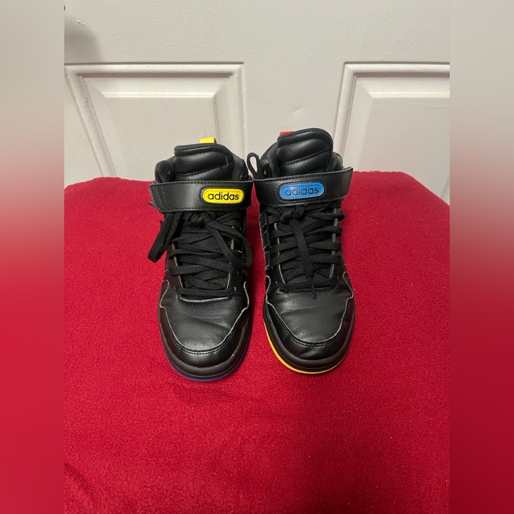 ☀️1 HOUR SALE ☀️ Adidas CloudFoam Super Youth size 4